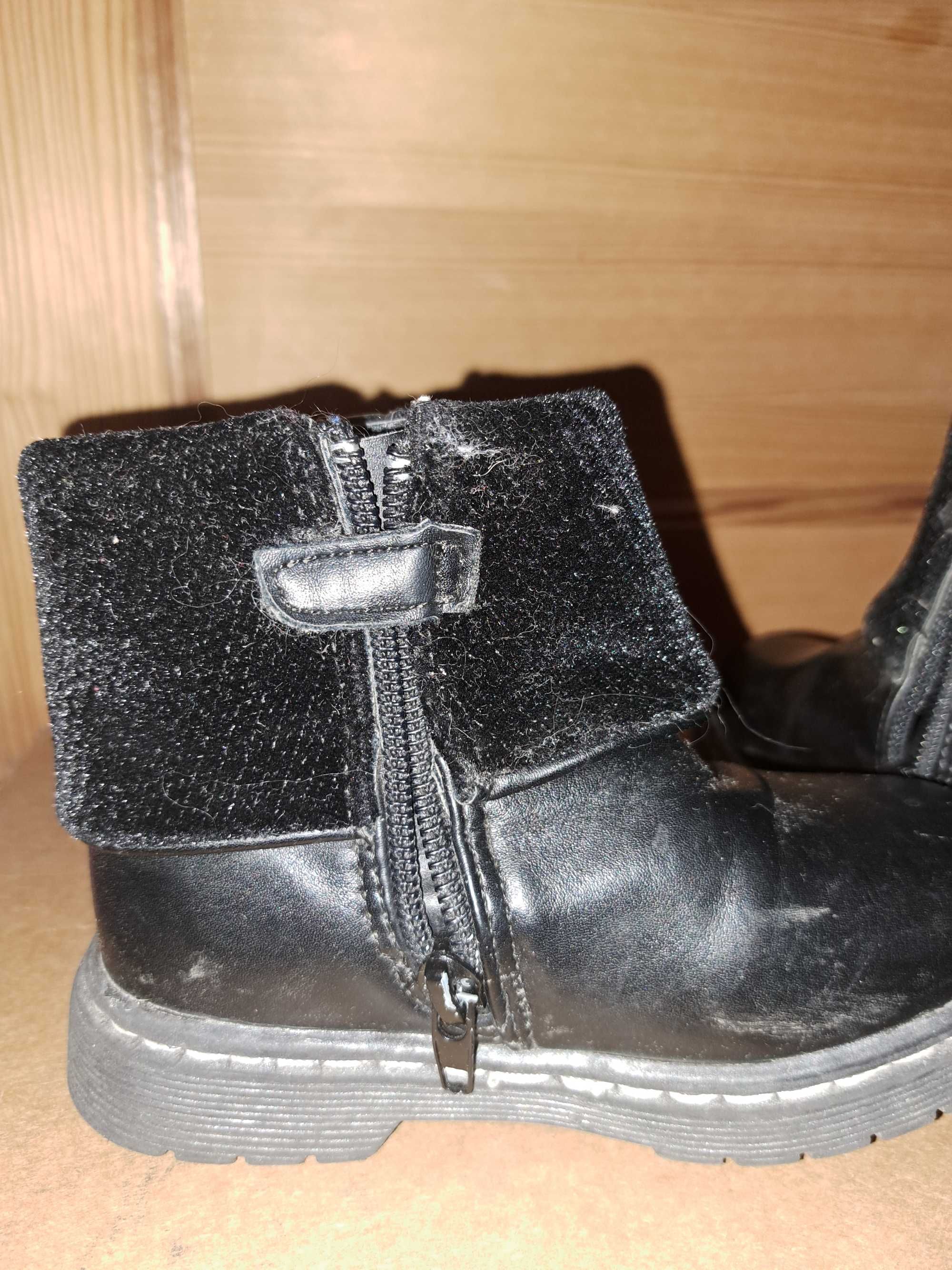 Buty oryginalne Barbie jesienno- zimowe 24, czarne, ocieplane.