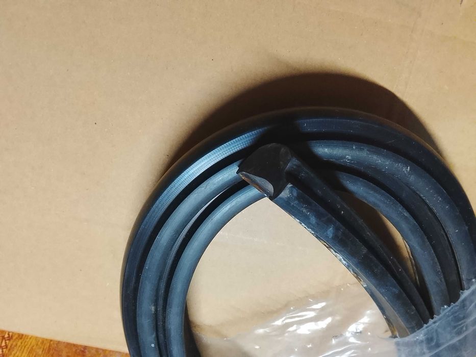 Borracha de capô Massey Fergunson