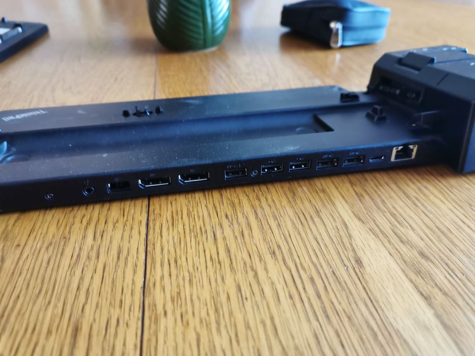 Stacja dokująca Dell PR02X oraz Lenovo Pro  40AH
