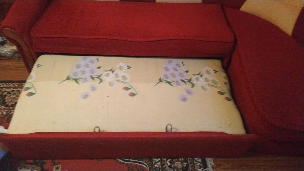 Продам кутовий диван ширина 1,60. Довжина 2,20