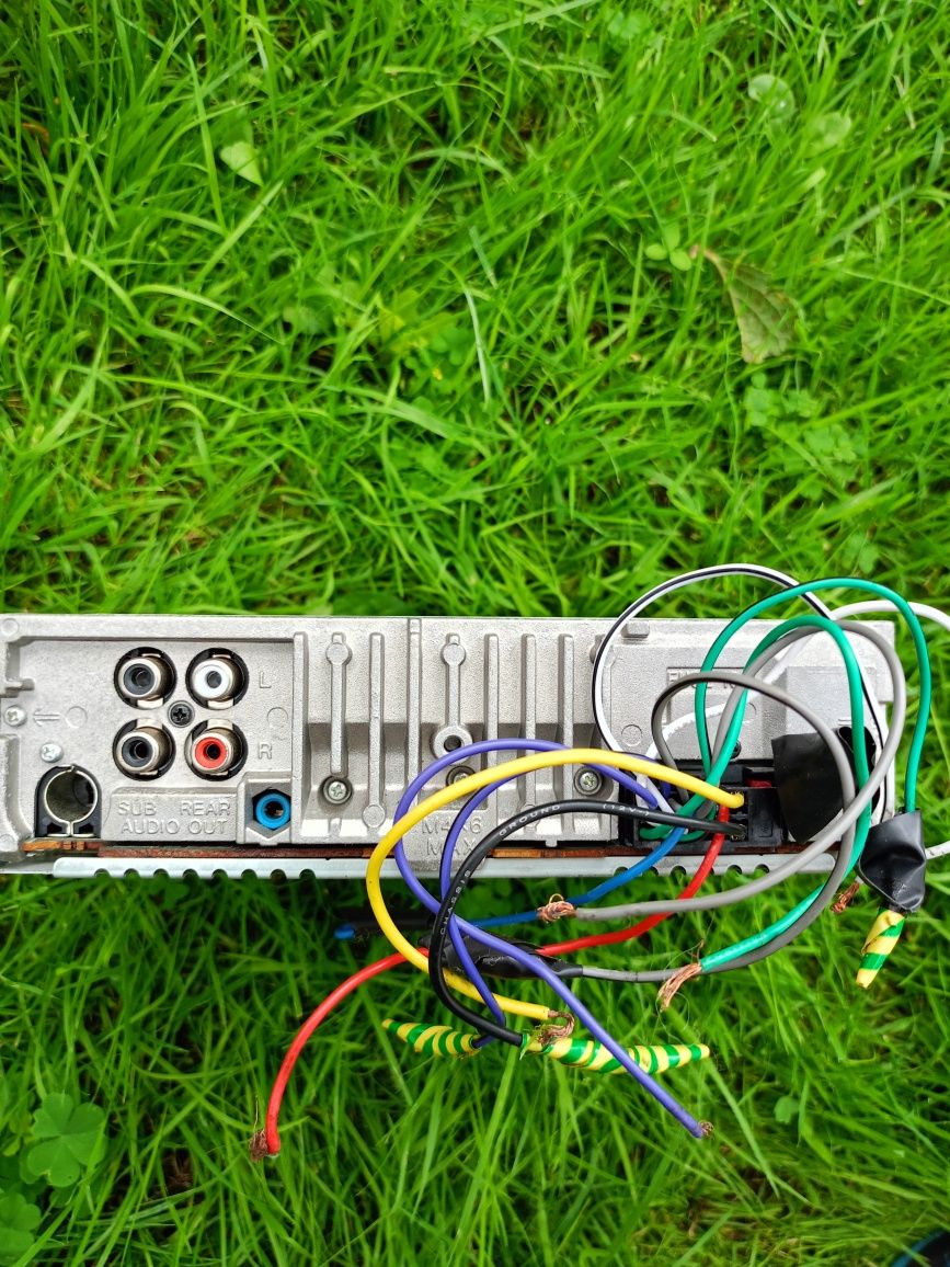 Магнітофон SONY CDX-G1100U