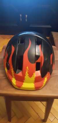 Шлем для захисту притаманні на роліках