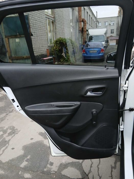 шевроле трекер 2013 год