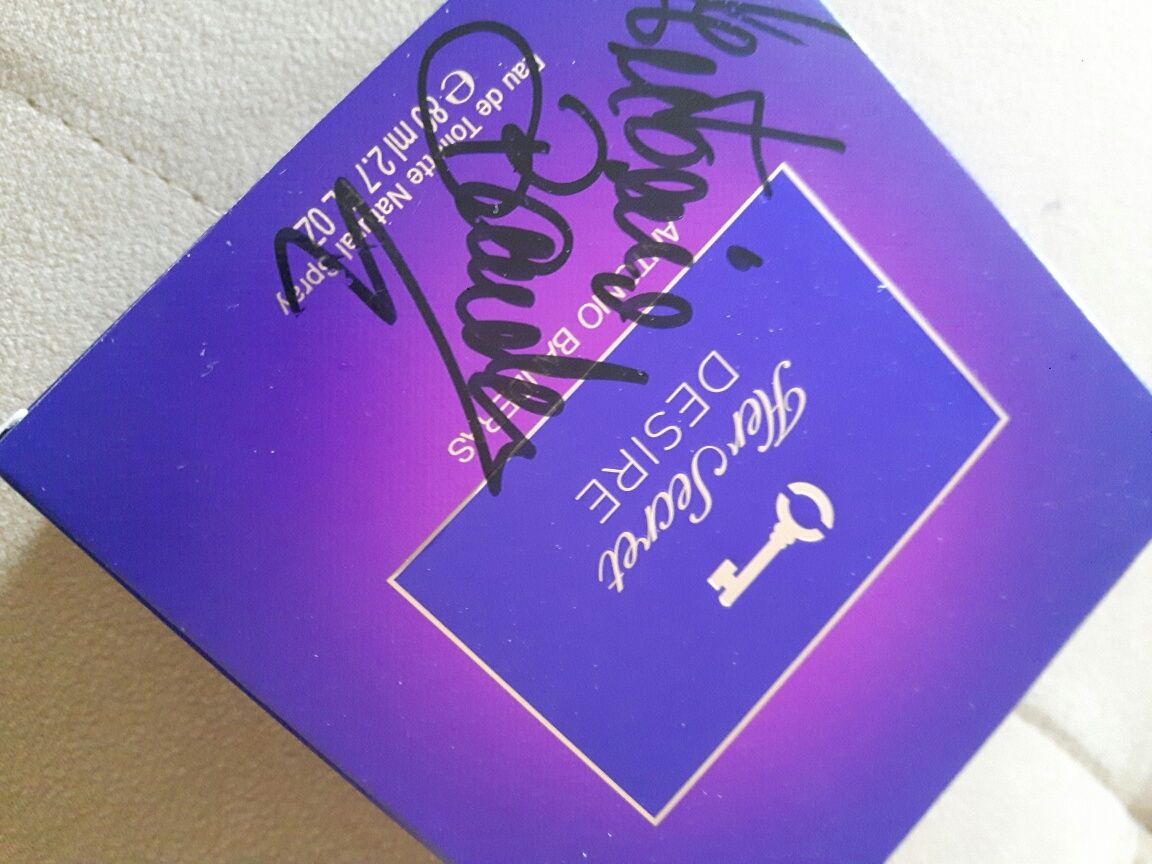 Perfum Antonio Banderas z jego autografem Her Secret Desire