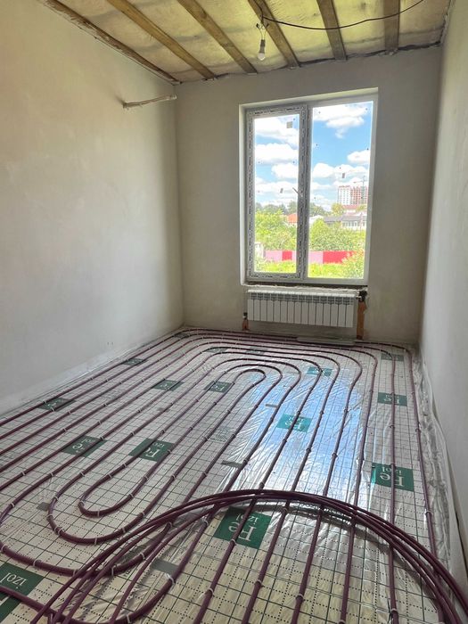 Таун в Бучі з частковим ремонтом,поруч вся інфраструктура!Газ!