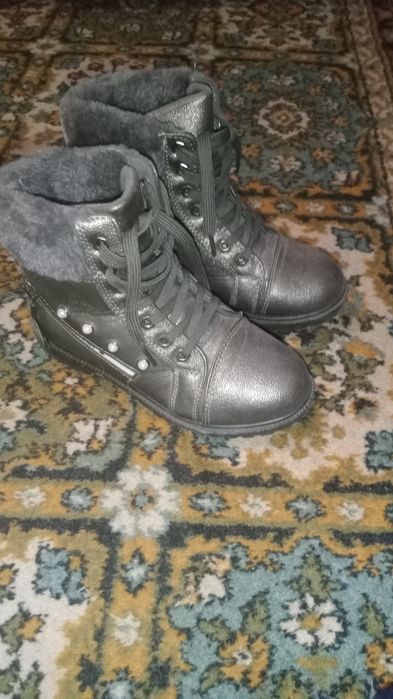 Взуття жіноче зимове