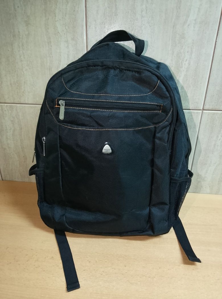 Plecak miejski na laptopa SemiLine 40x30x15 cm