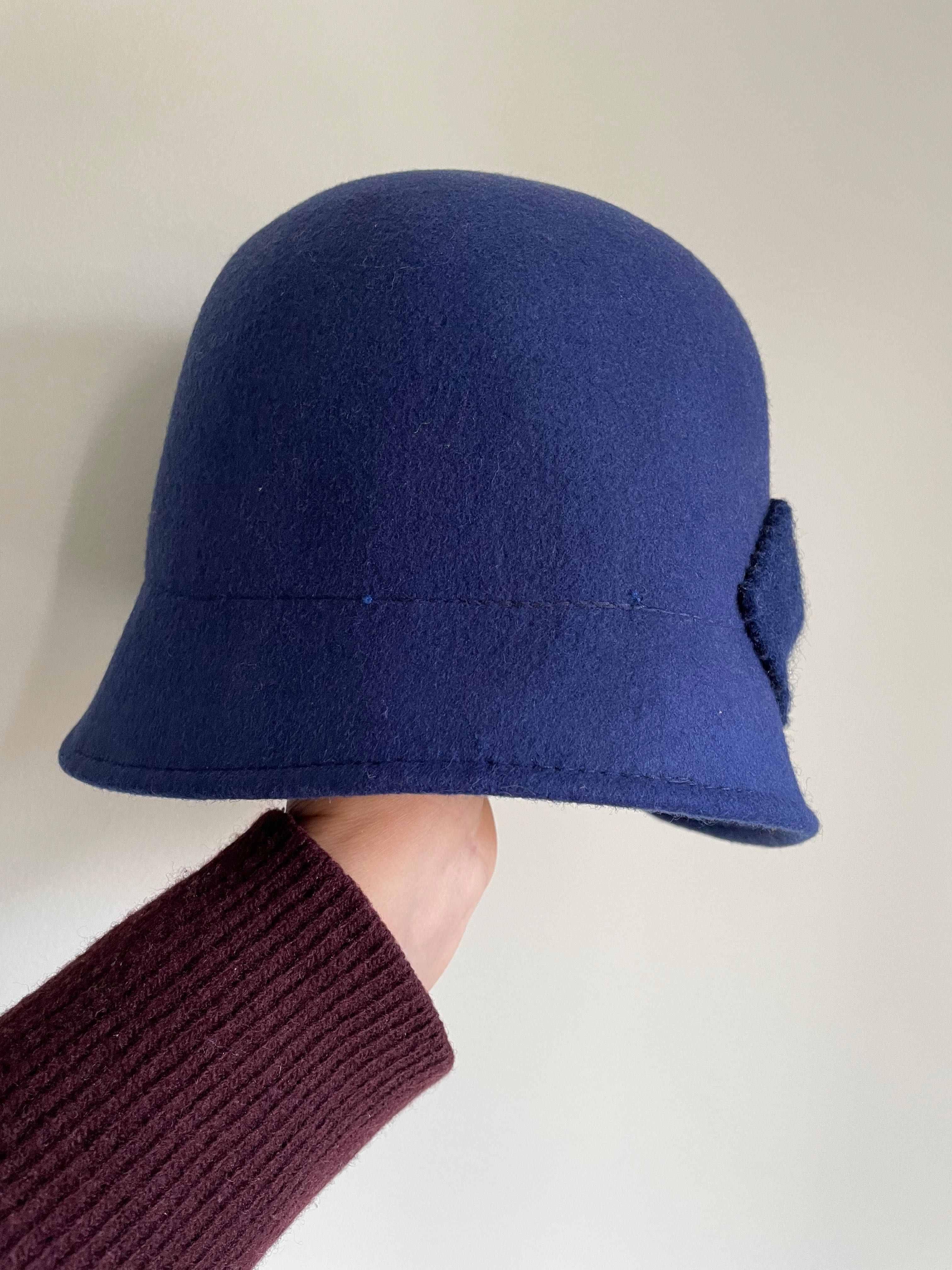 Chapéu de mulher azul feltro de lã A Fábrica dos Chapéus