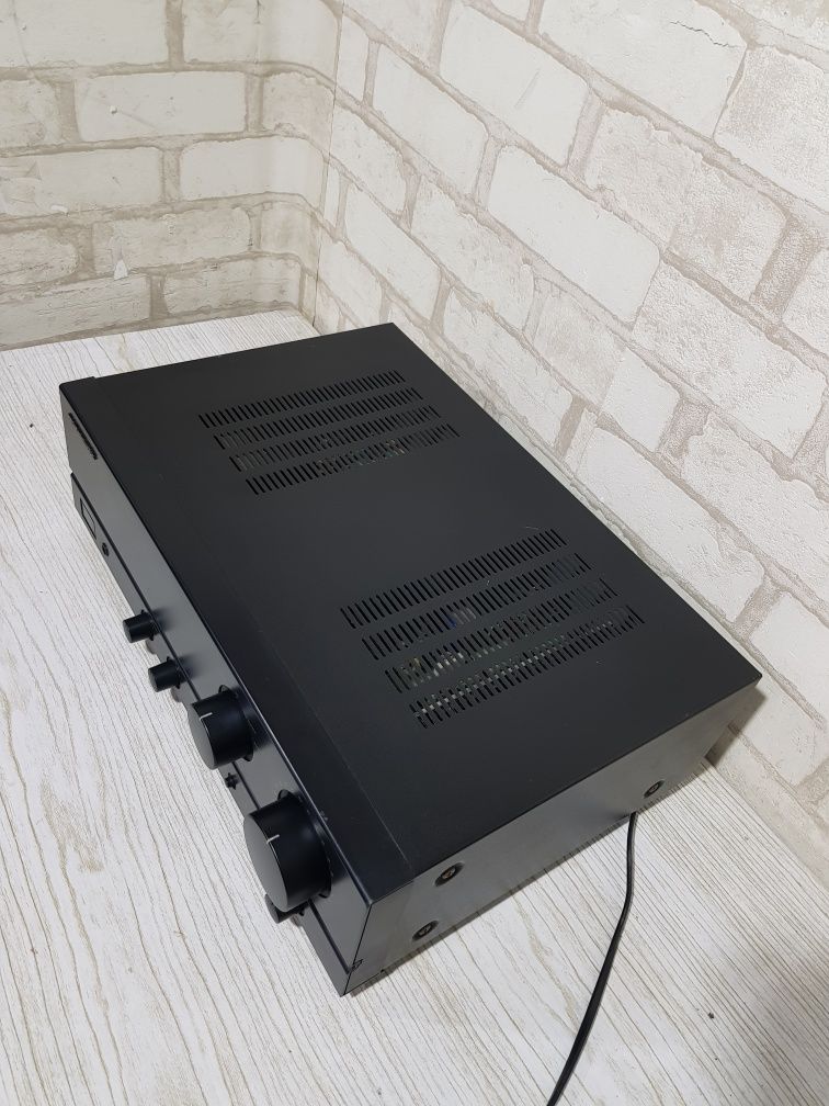 Стерео підсилювач MARANTZ PM 30,*2x60 Вт, б/у з Німеччини