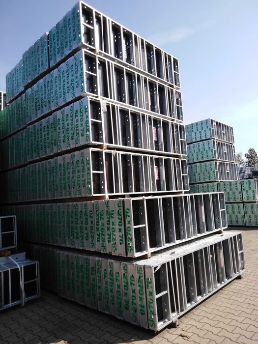 Wynajem szalunek Puławy rusztowanie kontenery ogrodzenie sklejka