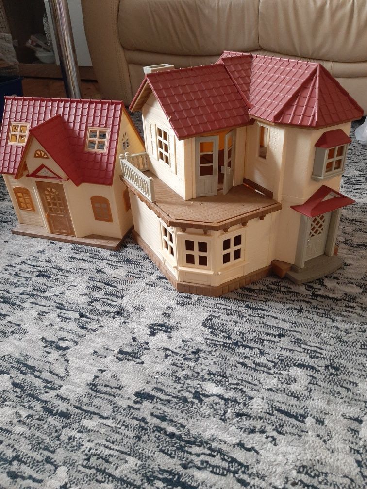 Продам ляльковий дім