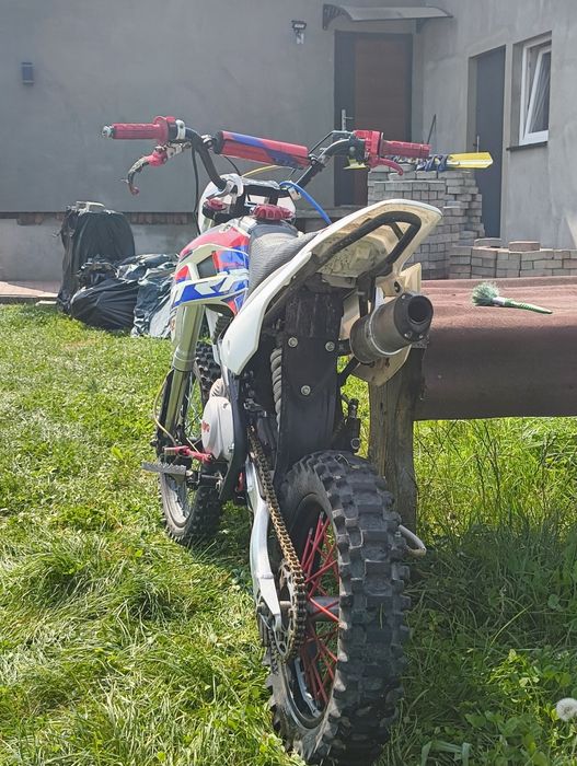 Mrf 140 rc-z pit bike