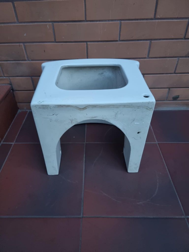 Osłona pod umywalka