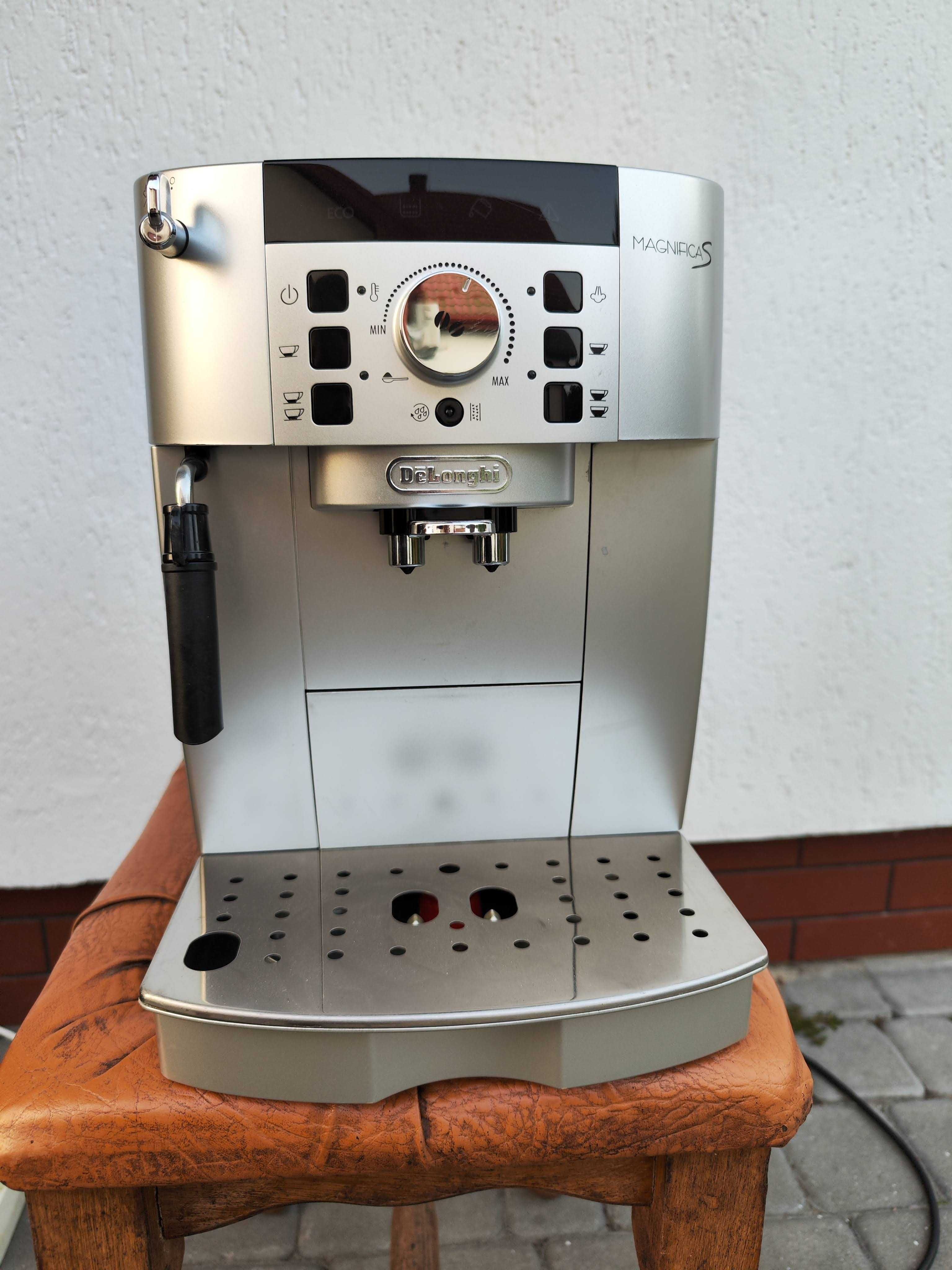 Кавомашина кофемашина Delonghi Magnifica S ECAM 22.110