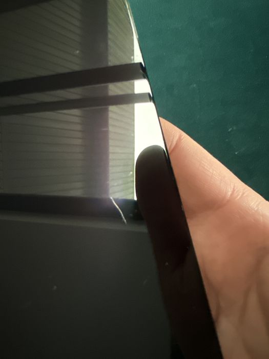 Oryginalny wyświetlacz iphone 15 pro max uszkodzony