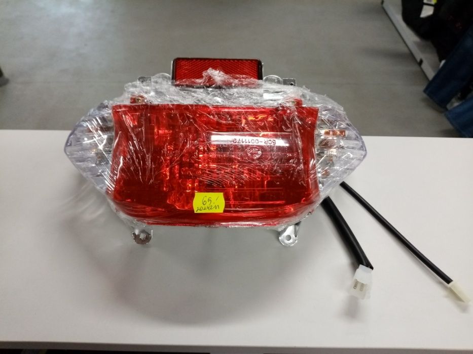 Lampa tył biały kierunkowskaz do skutera