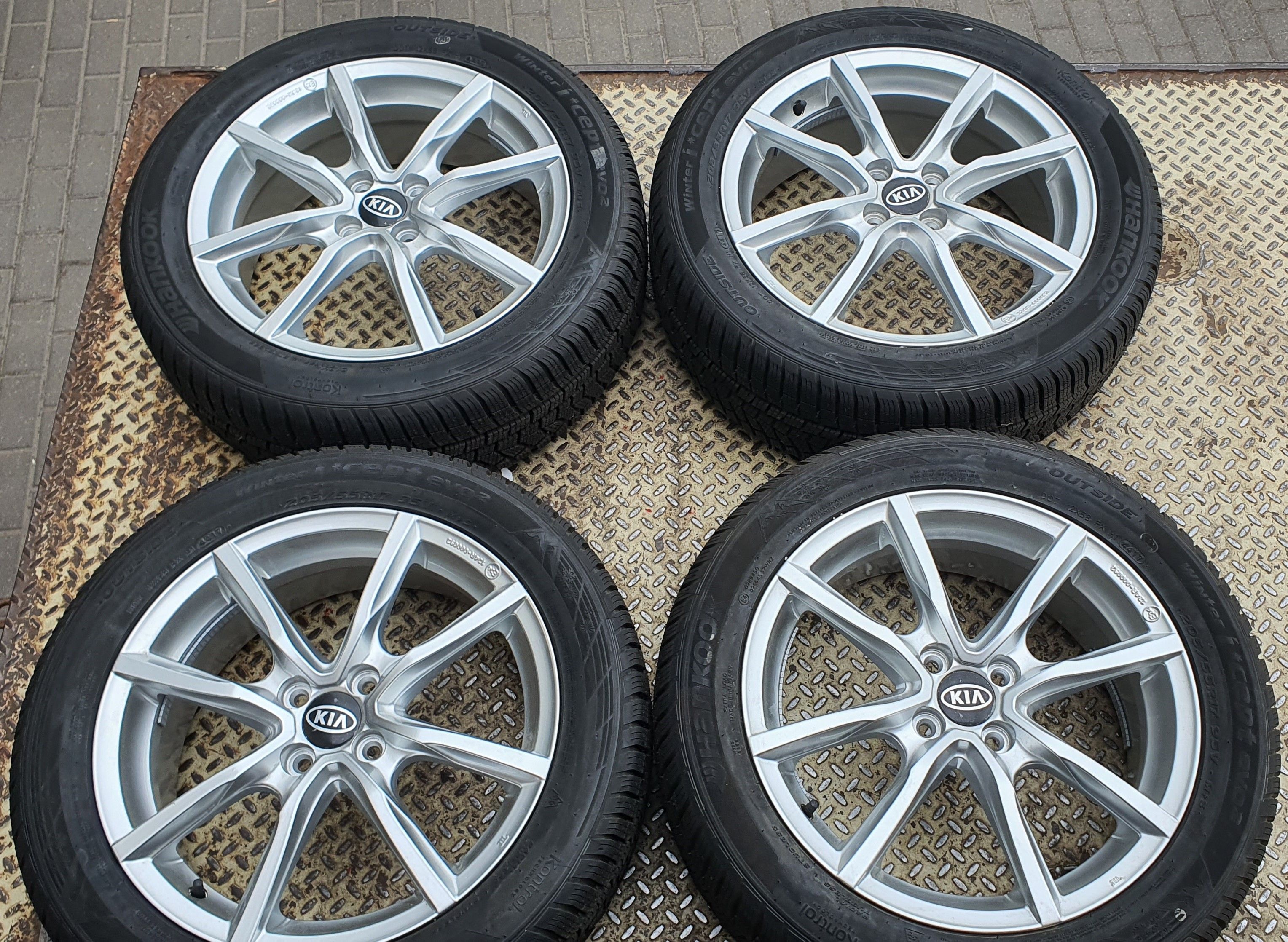 4x Felgi oryginalne KIA STONIC / RIO 17 4x100 ET49