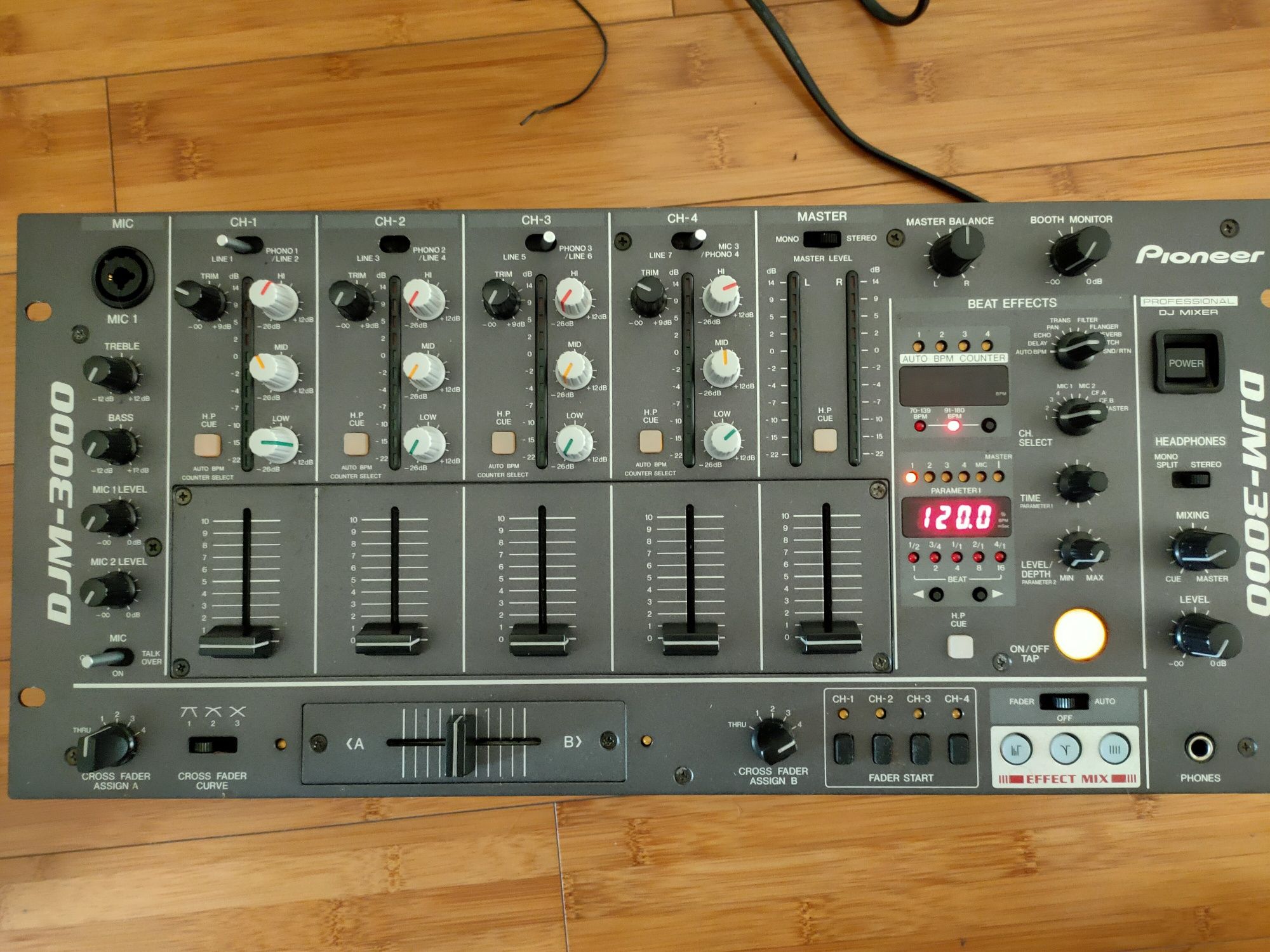 Mesa DJ DJM 3000 da Pioneer como nova | Ermesinde