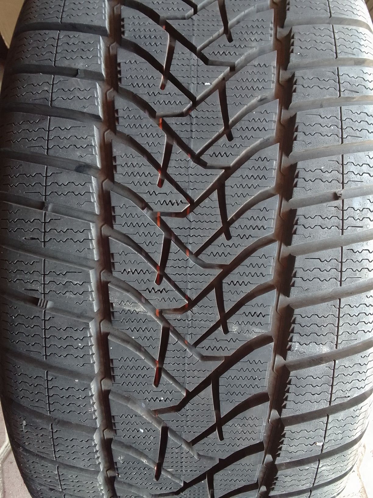 Opona zimowa 285/40r20 DUNLOP 2022r 8mm