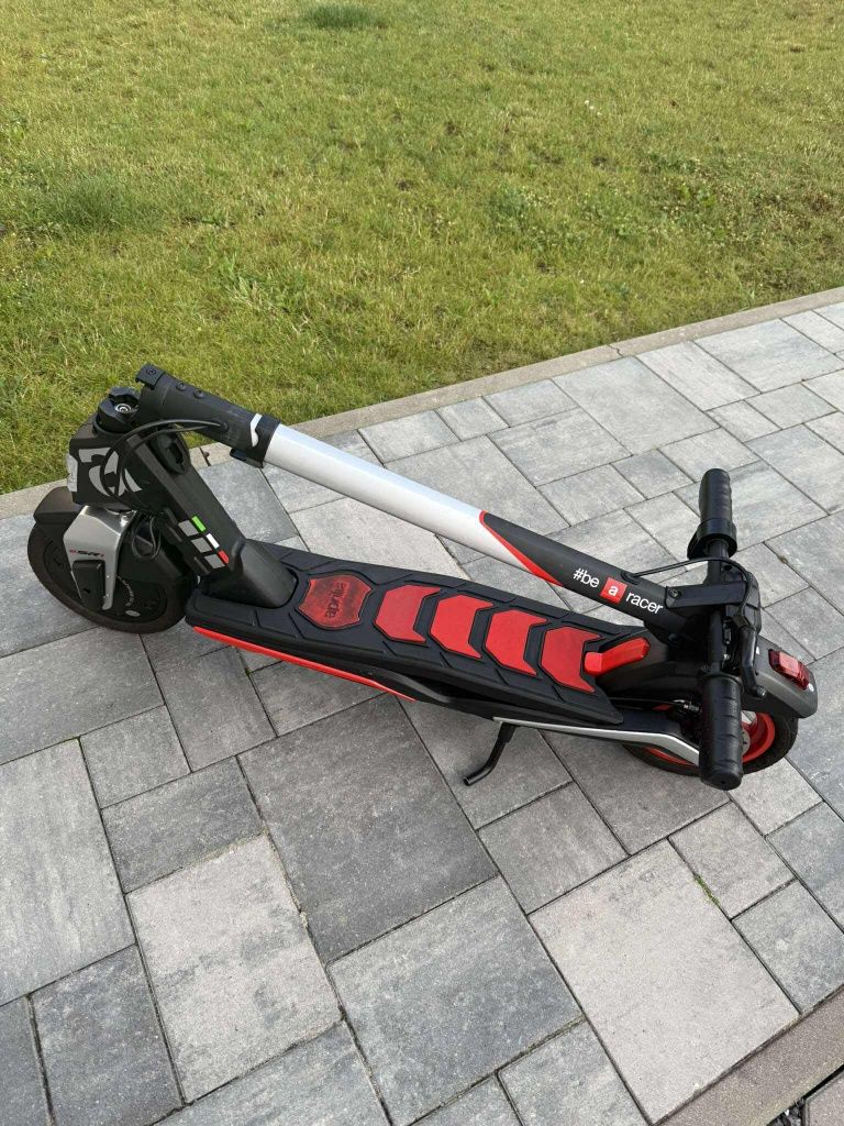 Hulajnoga Aprilia esr1