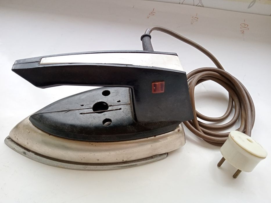 Рабочие винтажные утюги, СССР