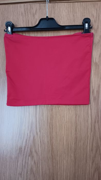 Top vermelho de menina