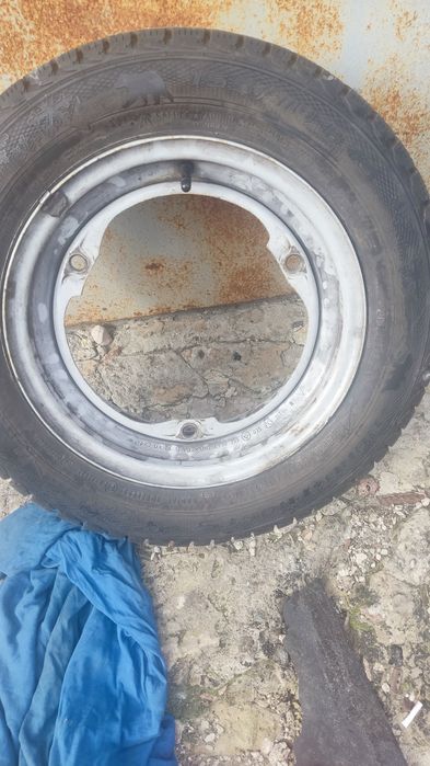 Продам шины с дисками Таврия