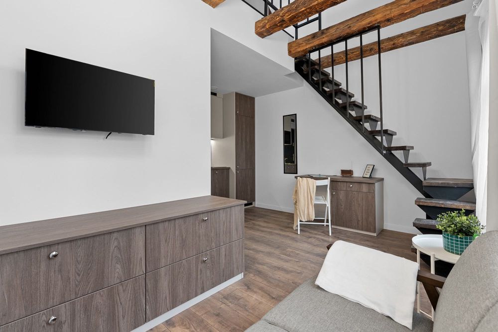 Kawalerk z  antresolą - świeżo po remoncie, ul.Siewna 17 Katowice