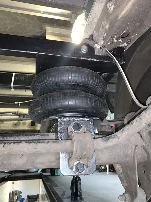 Пневмоподвеска Volksvagen Crafter Mercedes Sprinter (передній привод)