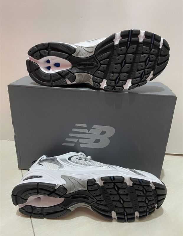 "Buty damskie Sportowe" New Balance MR530SG Silver Biały Roz 41.5