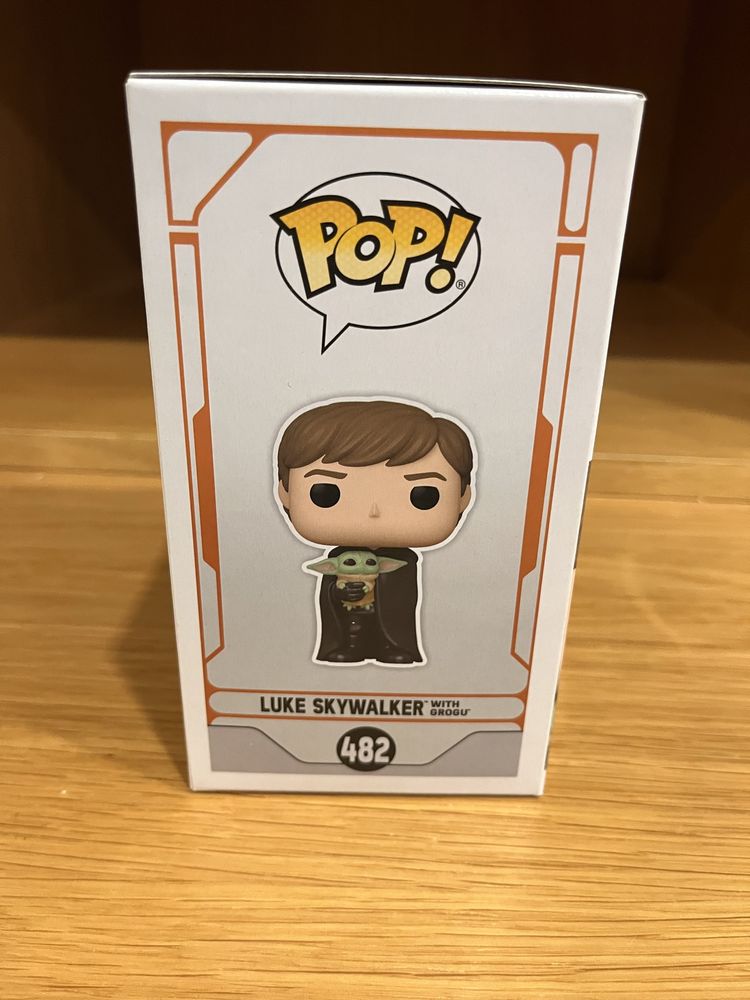 Funko POP!  -  Luke Skywalker with Grogu #482 (Star Wars)
