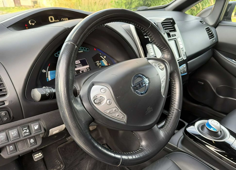 Nissan Leaf      2016