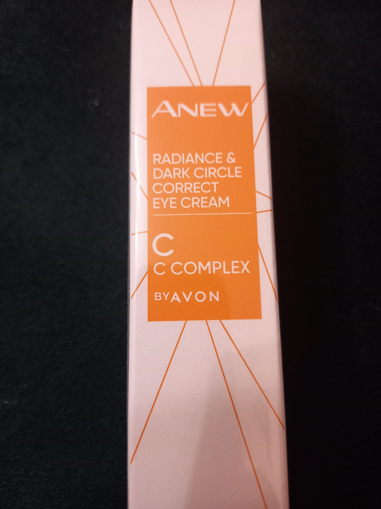 Rozświetlający krem pod oczy Comlpex C 15 ml  Avon