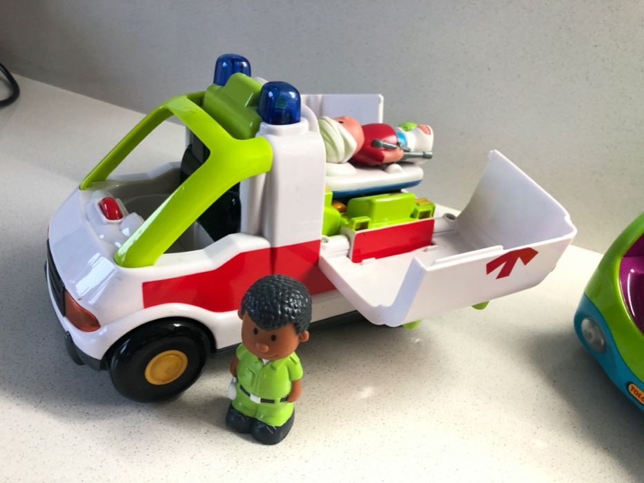 Ambulancia e camioneta da Imaginarium