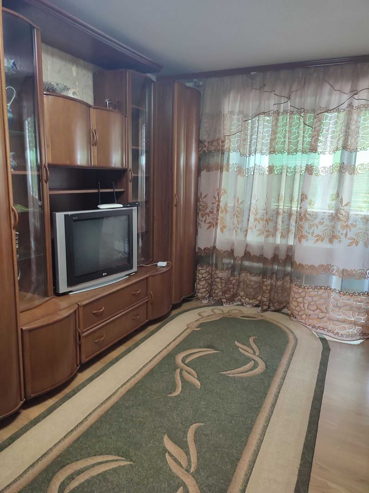 Затишна квартира  3х -  кімнатна Семиполки