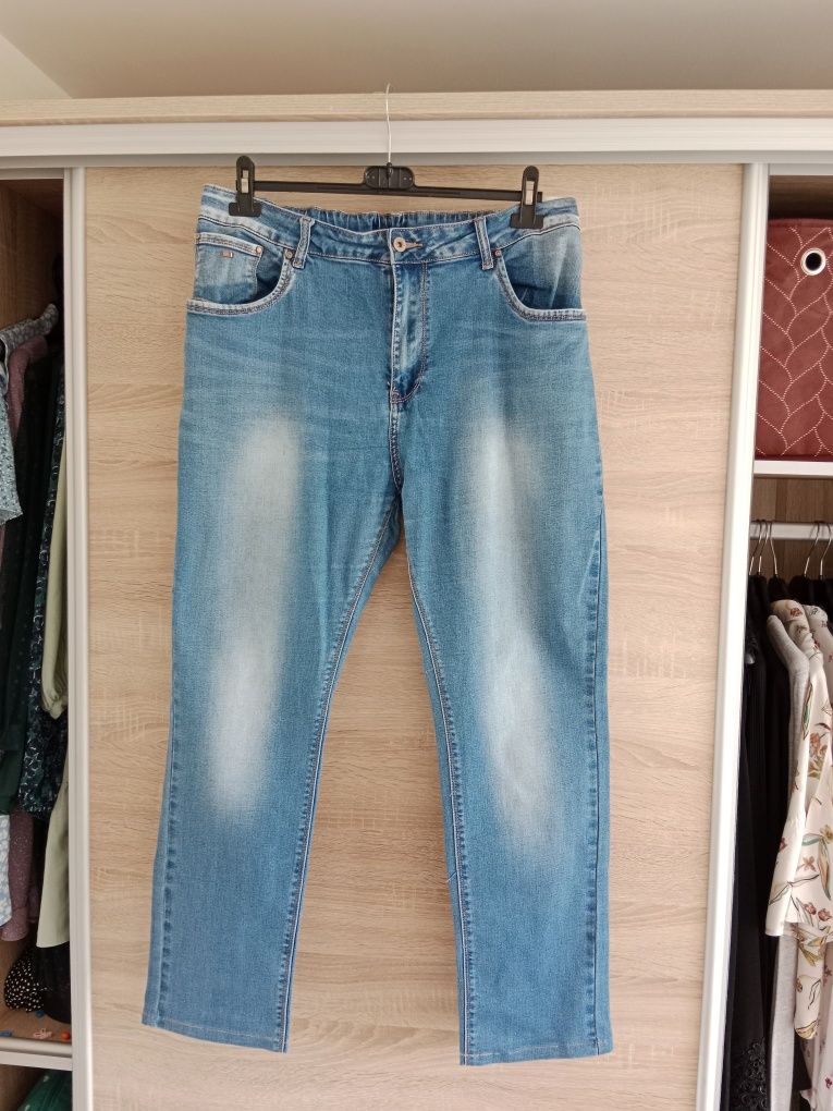 Jeansowe spodnie damskie na gumce w pasie xxxl