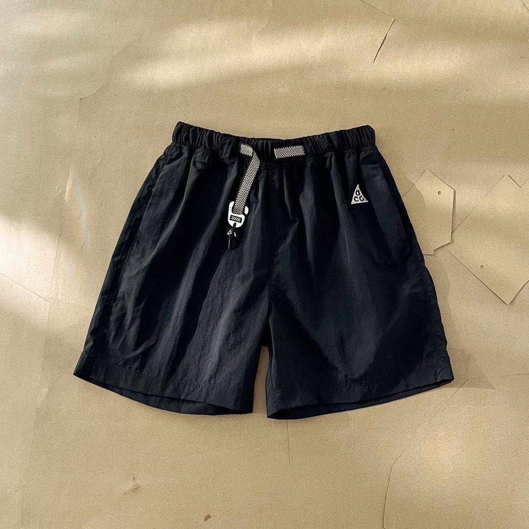 Nike ACG Cargo шорти, база на літо
