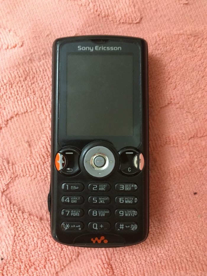 Телефон Sony ericsson W810