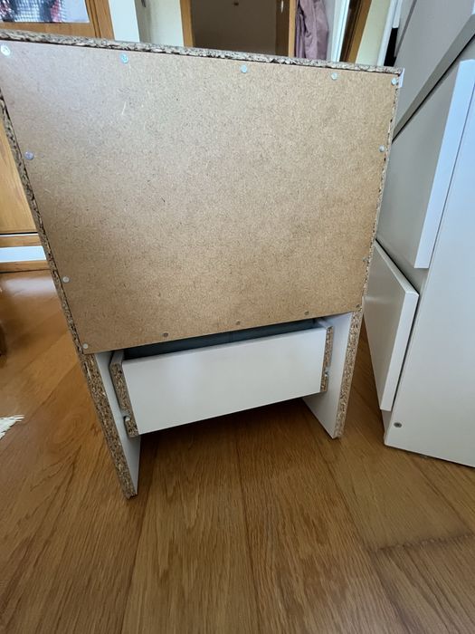 Comoda branca e mesa cabeceira IKEA KULLEN