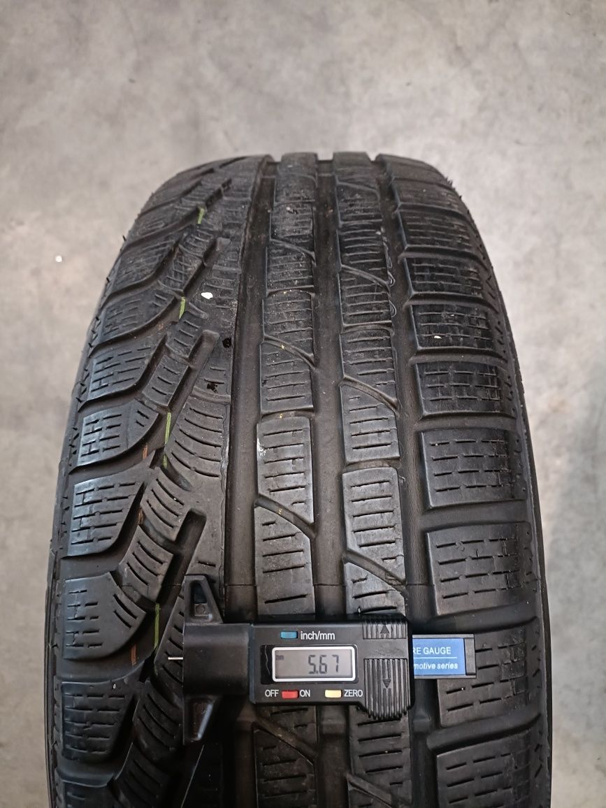 Opona zimowa Pirelli Sottozero Winter 210 serie II 205/65R17 96H
