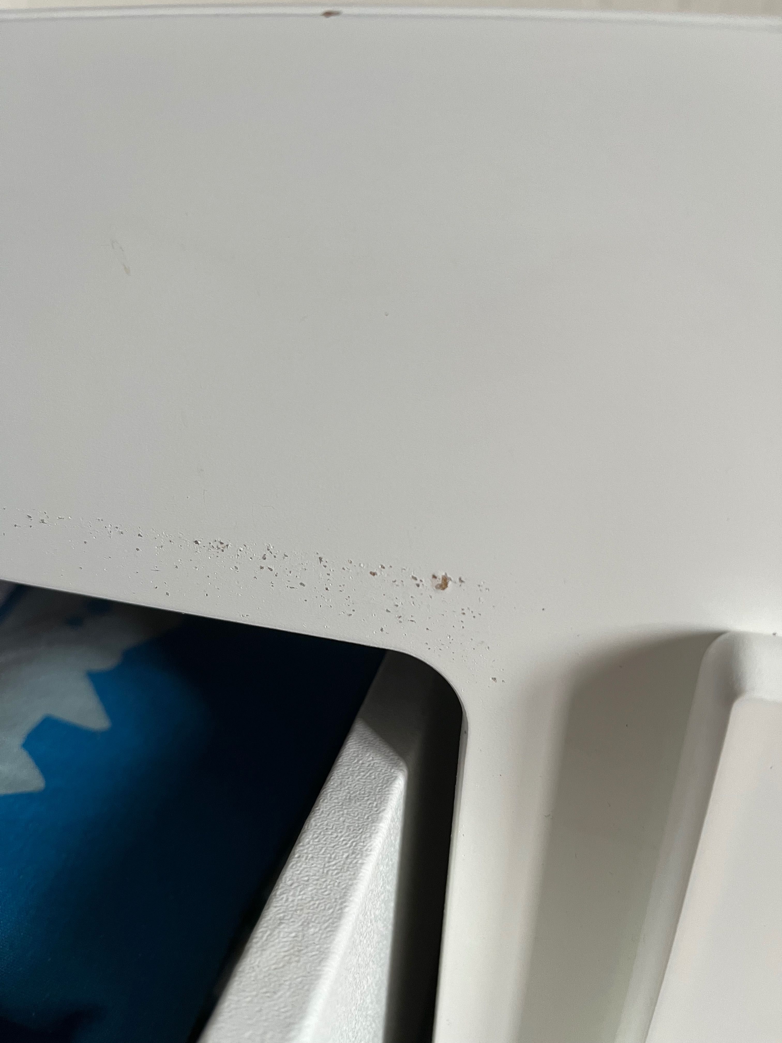Białe łóżko z materacami Hemnes Ikea