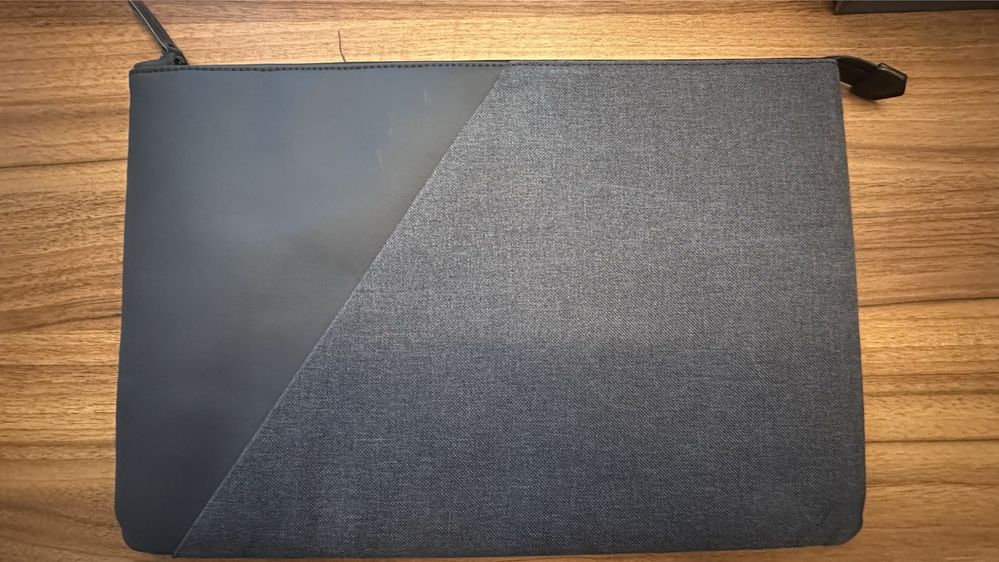 Capa para MacBook 15” Native Union Paris