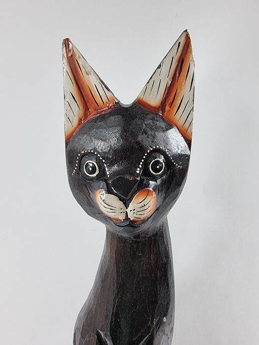 Figurki koty drewniane figury z drewna kotki kotów stojące