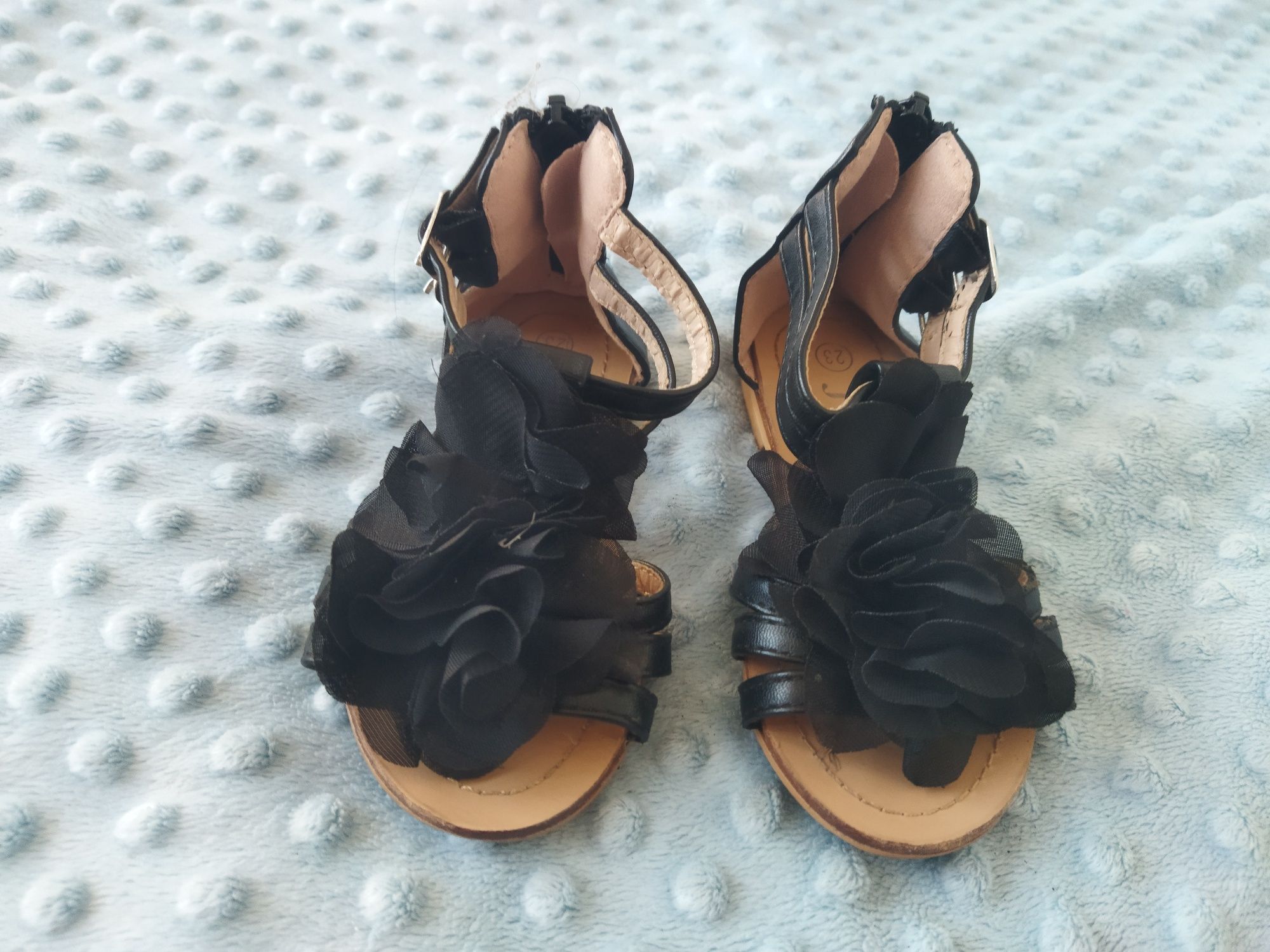 Sandałki dla dziewczynki bardzo eleganckie JiLi skórzane wkładka:15 cm