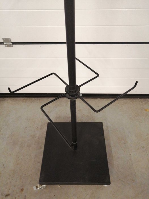 Stojak sklepowy obrotowy