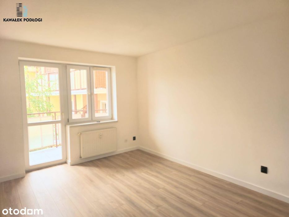 Przestronna kawalerka z osobna kuchnią i balkonem z 2005 r