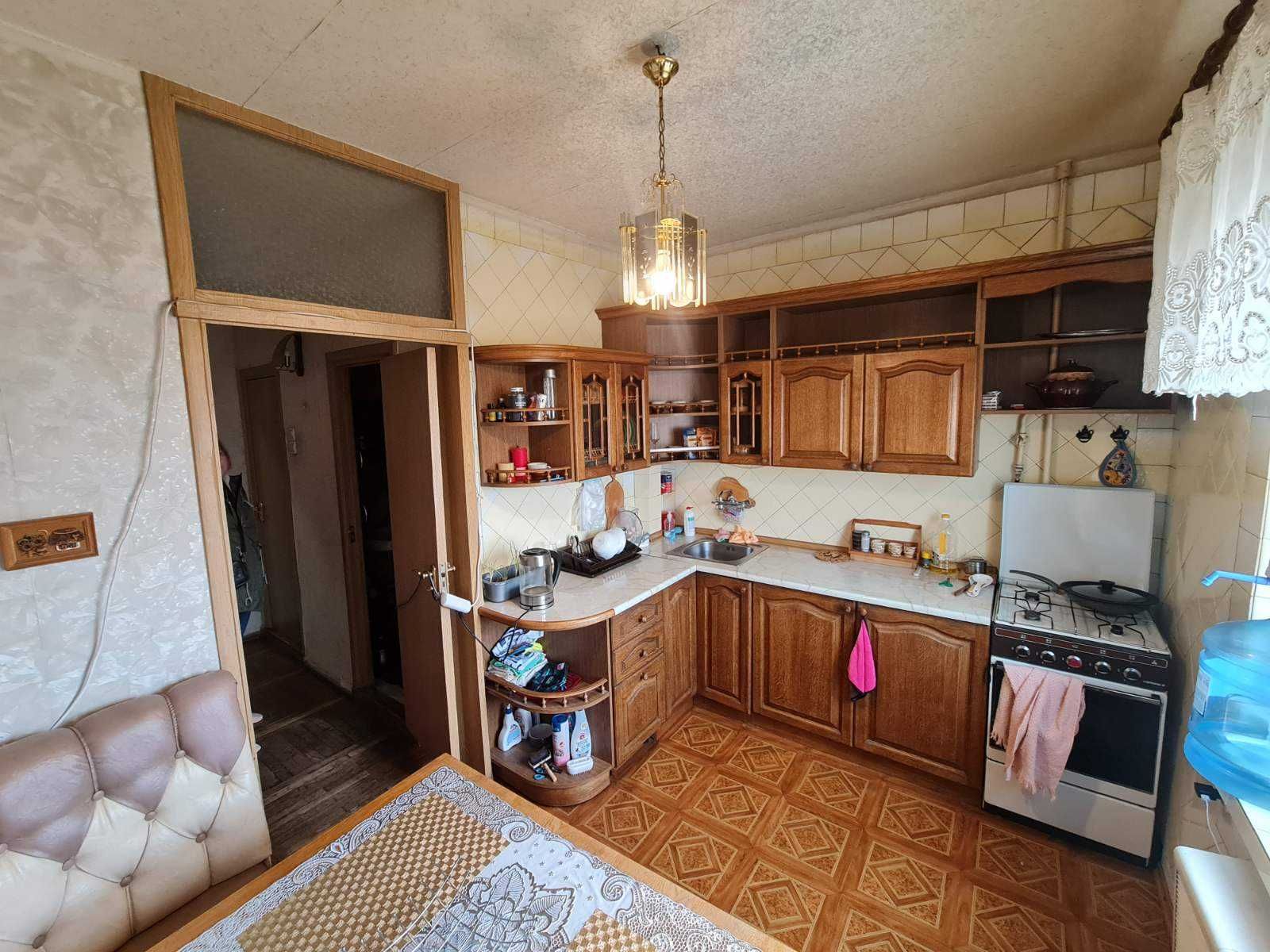 Продам 3 кім. квартиру пров.Квітневий 7, ТРЦ Ретровіль.