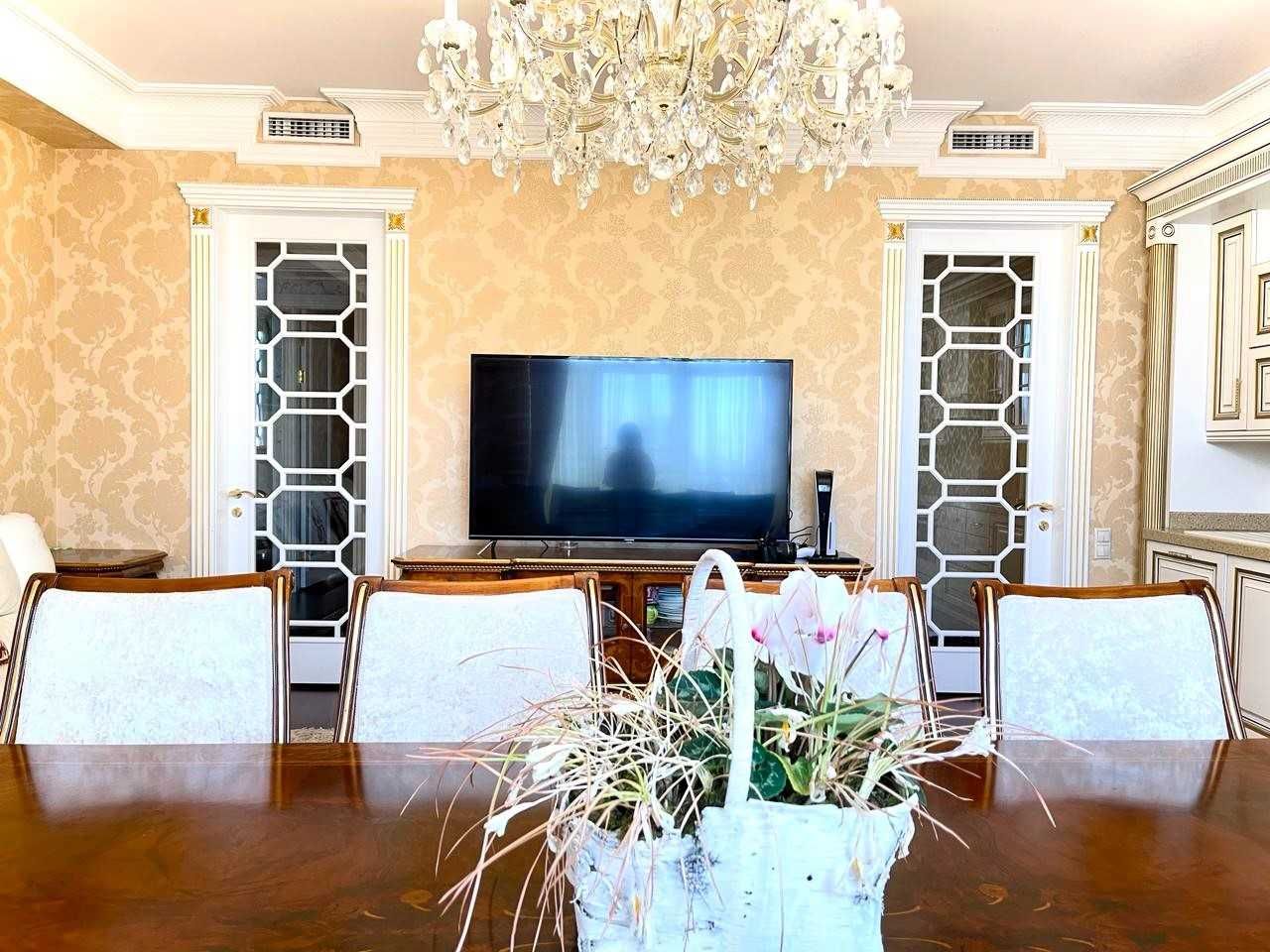Продаж 5-кімн. квартири 178,9 м², по вул. Круглоуніверситетська, 3-5
