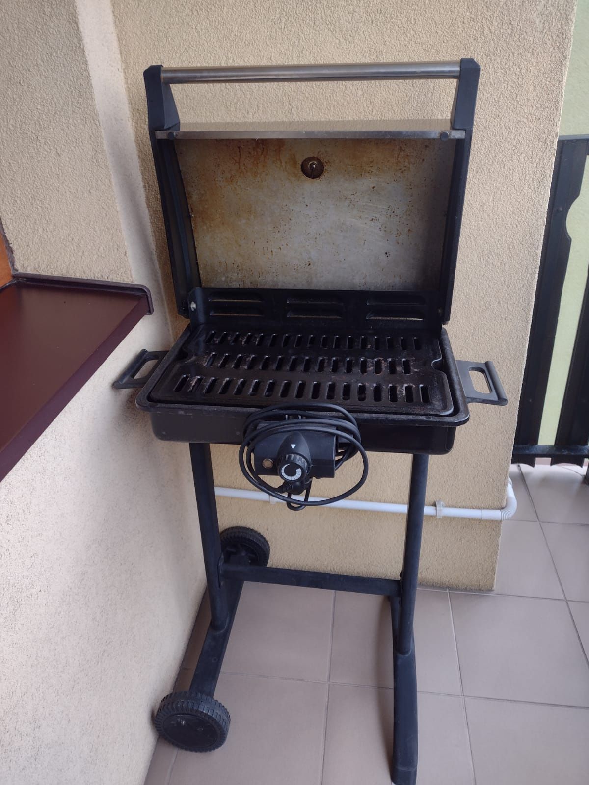 Grill elektryczny Blooma Tabor