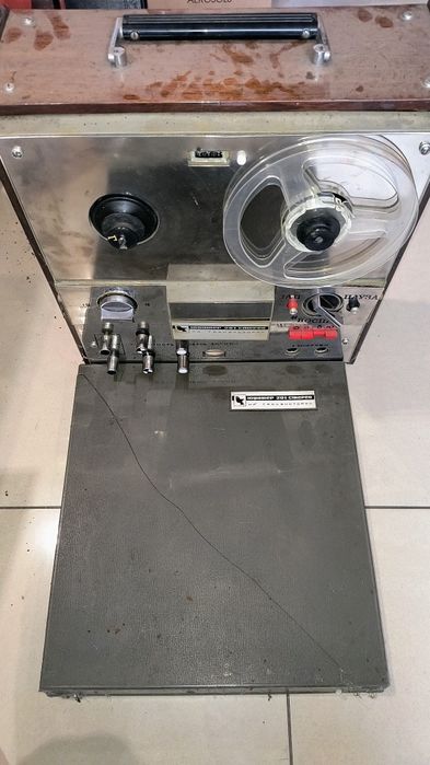 Радянськи магнітофон Юпітер201